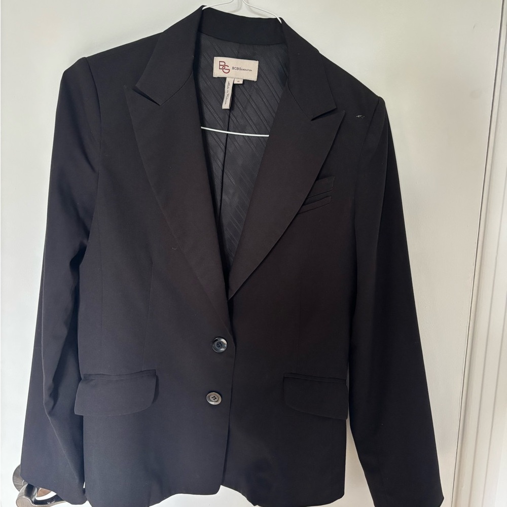 BCBGeneration Black Blazer with Notched Lapels and Structured Shoulders
